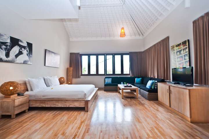 Room 6 of 34