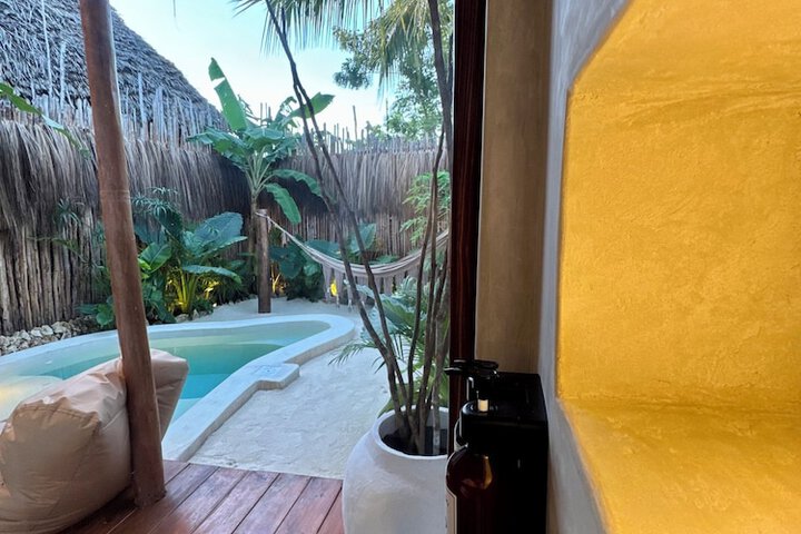 Pool 28 of 70