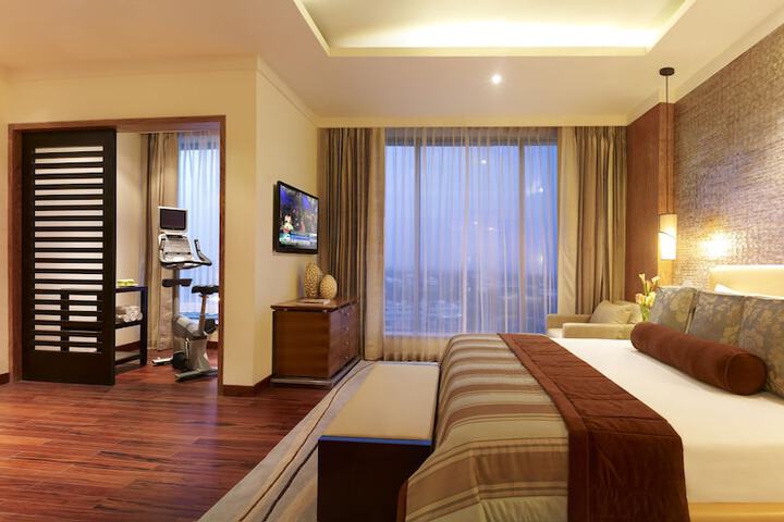 Room 8 of 43