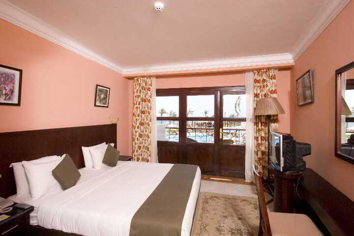 Room 7 of 8