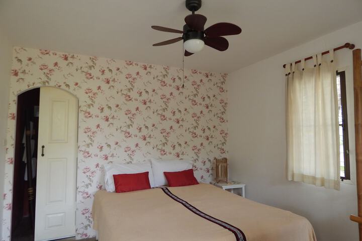 Room 7 of 33