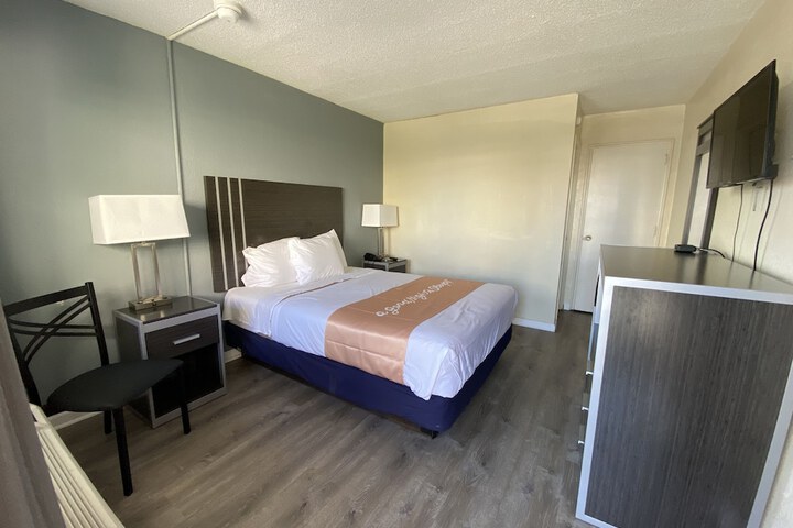 2 Queen Beds (14 of 41)