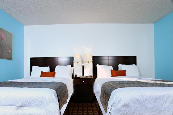 Comfort 2 Queen Beds (1 of 6)