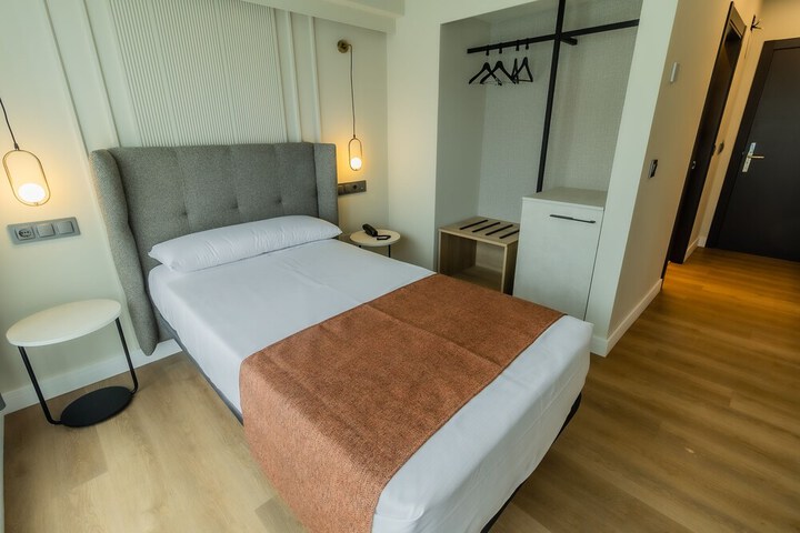 Room 49 of 132