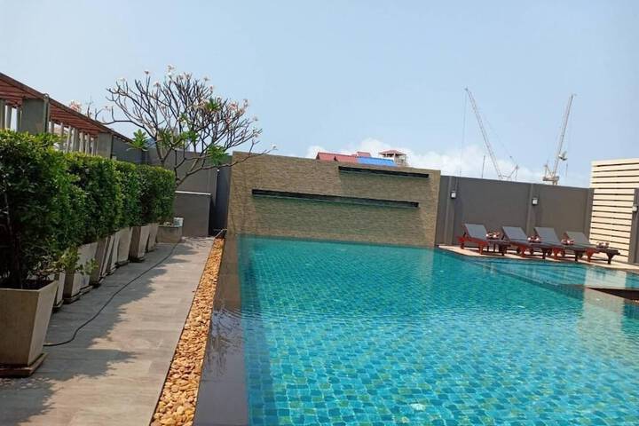 Hotel with Pool