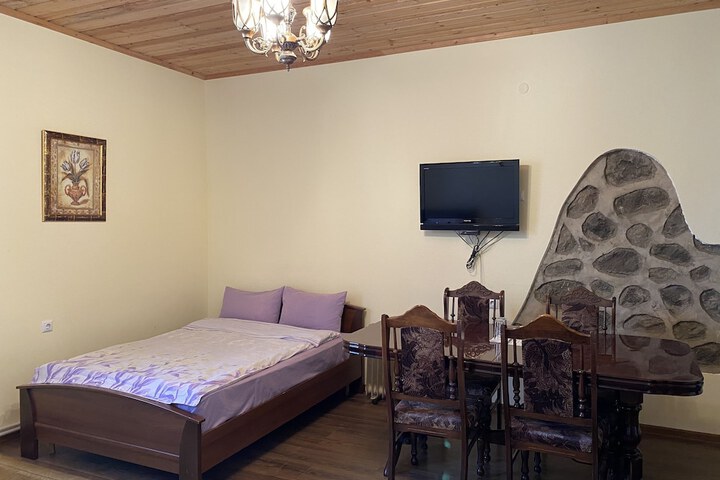 Room 8 of 47