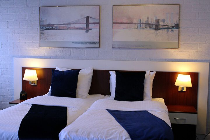 Room 5 of 72