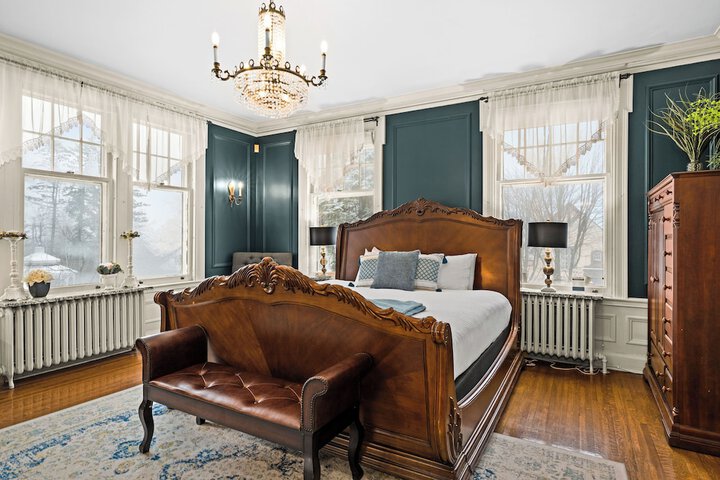 Room 9 of 62