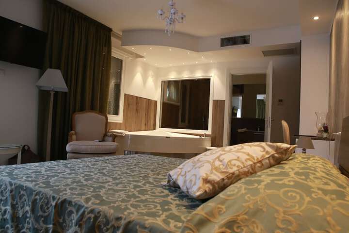 Room 10 of 45