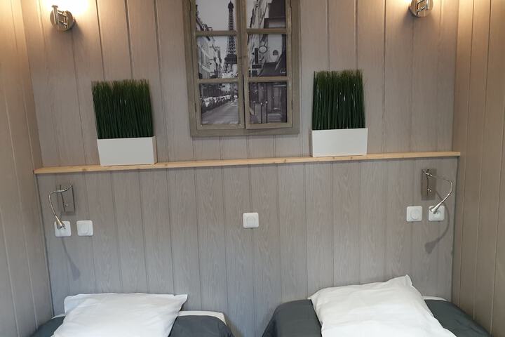 Room 40 of 64