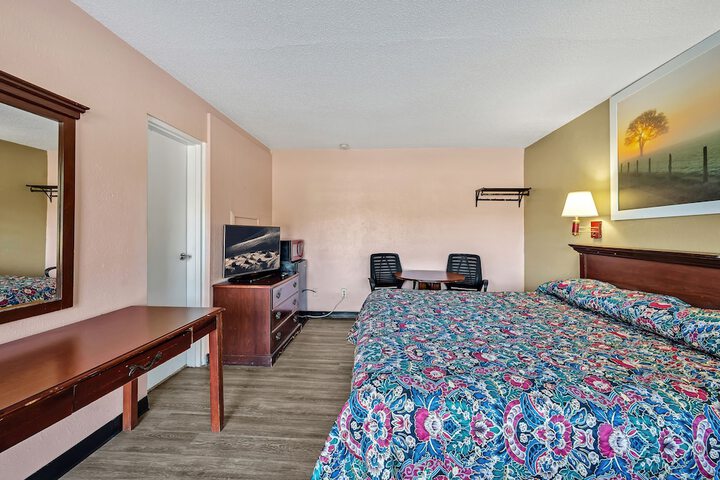 Room 13 of 30