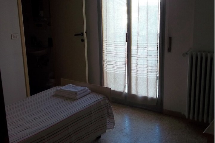Room 11 of 125