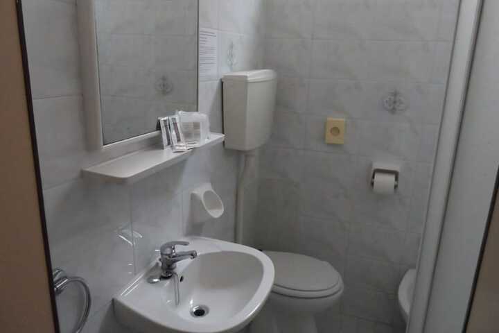 Room 26 of 35