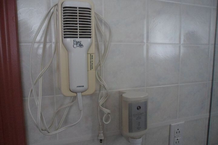 Bathroom amenities