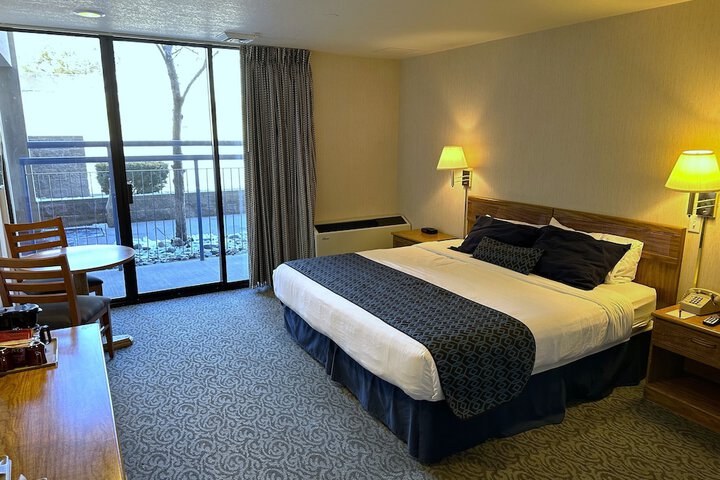 Room 5 of 12