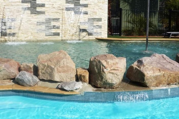 Pool 11 of 17