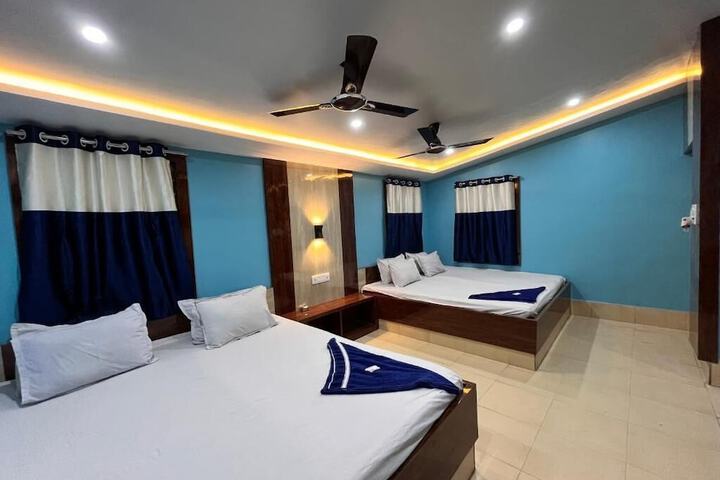 Room 14 of 18
