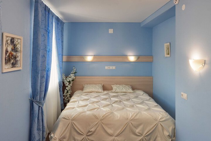 Room 6 of 93