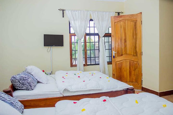 Room 5 of 15