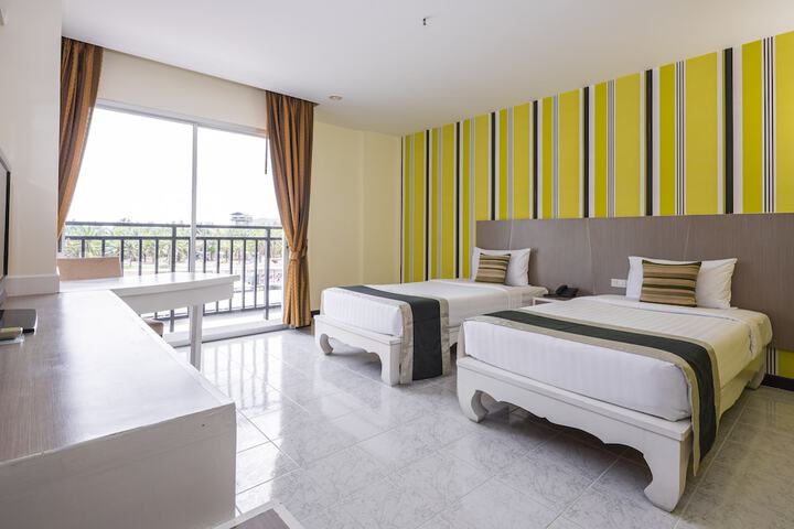 Room 4 of 43