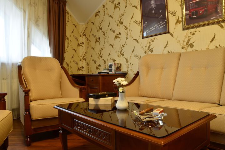 Room 17 of 52