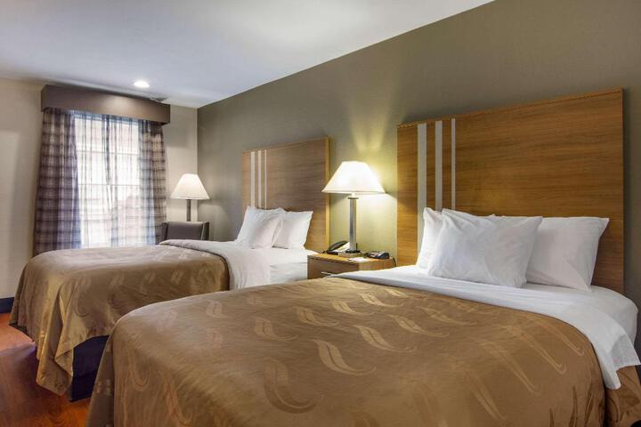 2 Double Beds (5 of 6)