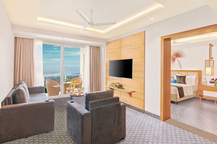 Room 8 of 36