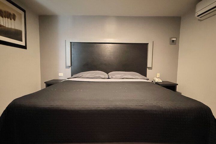 Room 14 of 30