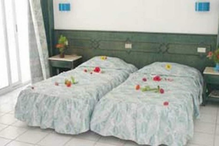 Room 9 of 60