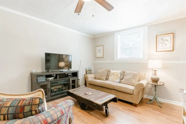 Photo of Gordon St. 2A