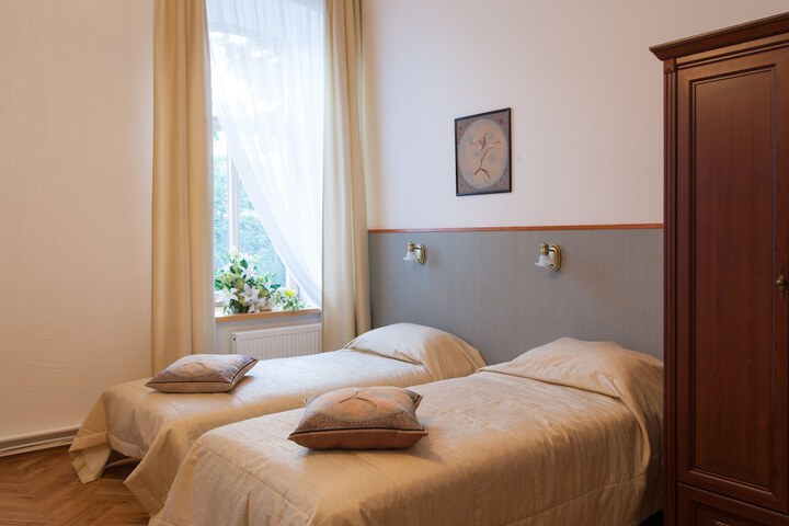 Room 14 of 26