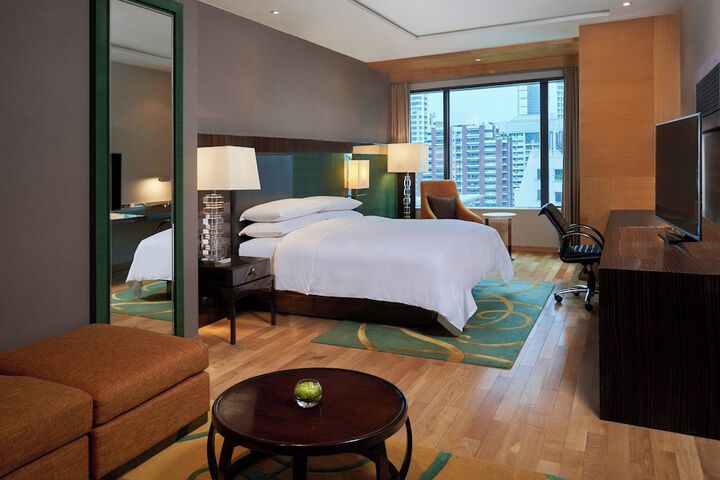 Room 18 of 122