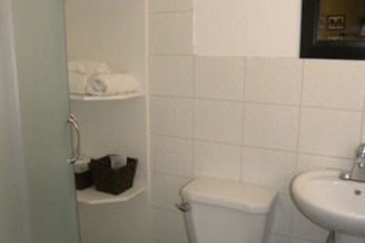 Room 4 of 11