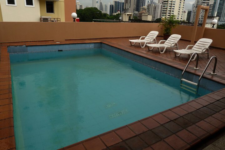 Pools & Facilities