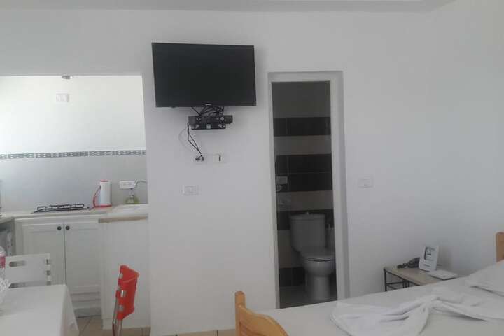 Room 15 of 61