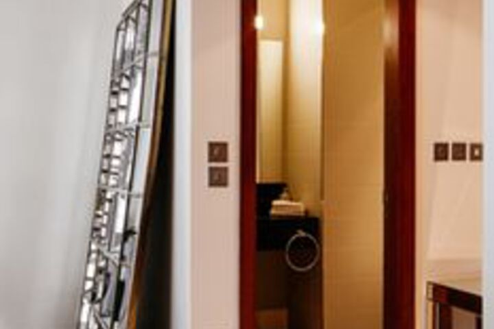 Room 6 of 26
