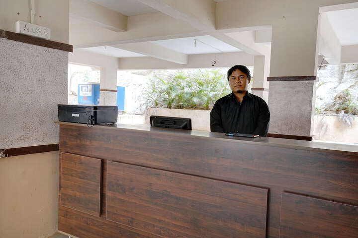 OYO 41102 Hyderabad Elite