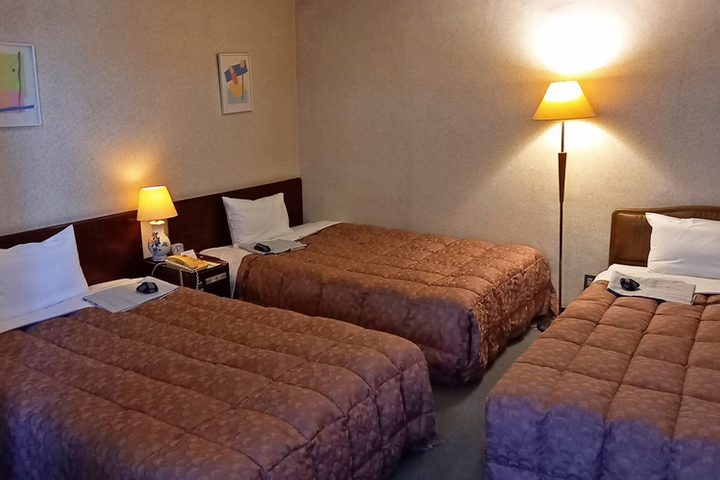 Room 3 of 6