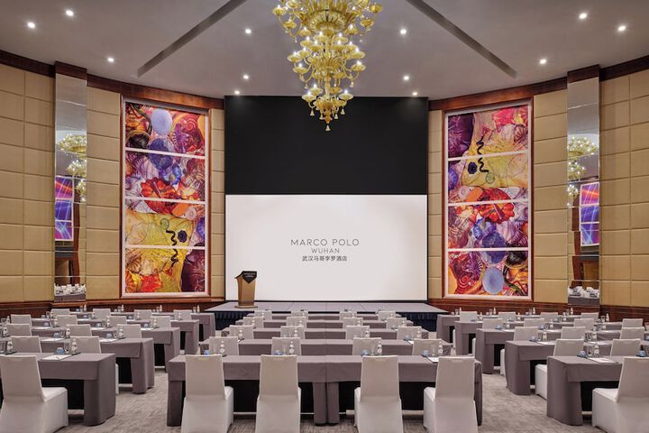 Ballroom/Hall 80 of 95