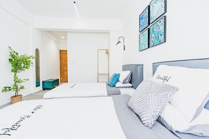 Room 27 of 47