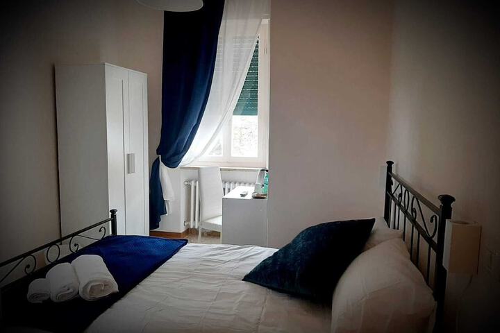 Room 5 of 6