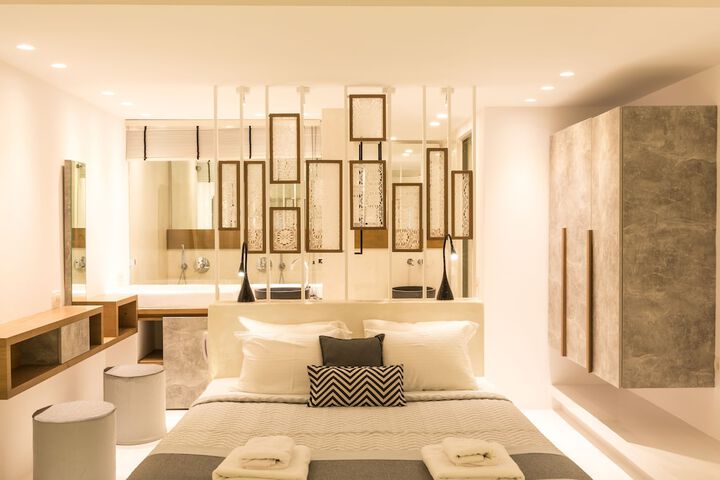 Room 4 of 211