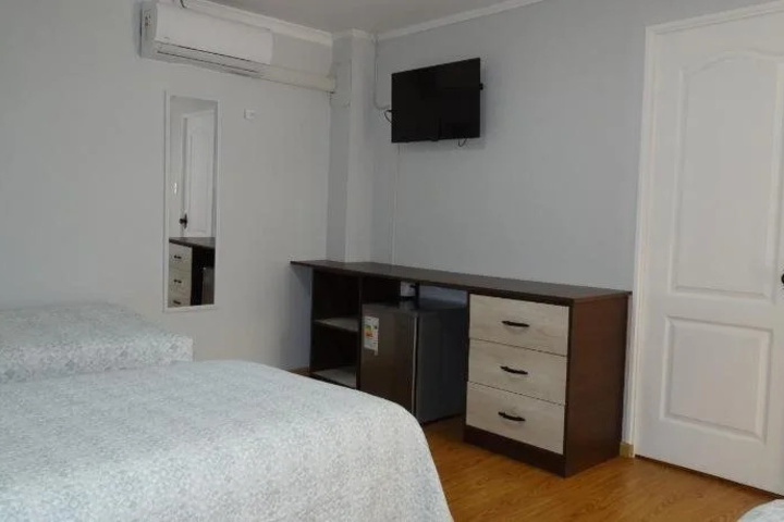 Room 6 of 15