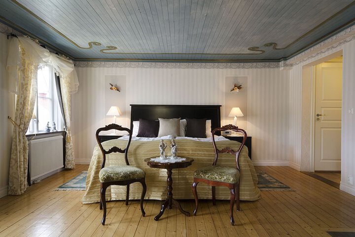 Room 4 of 31