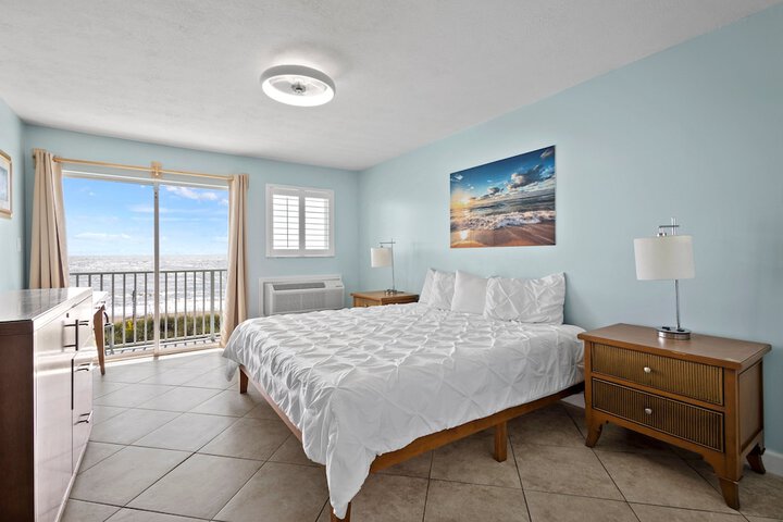 Oceanfront Inn Room #23 - Ocean View Balcony King Bed