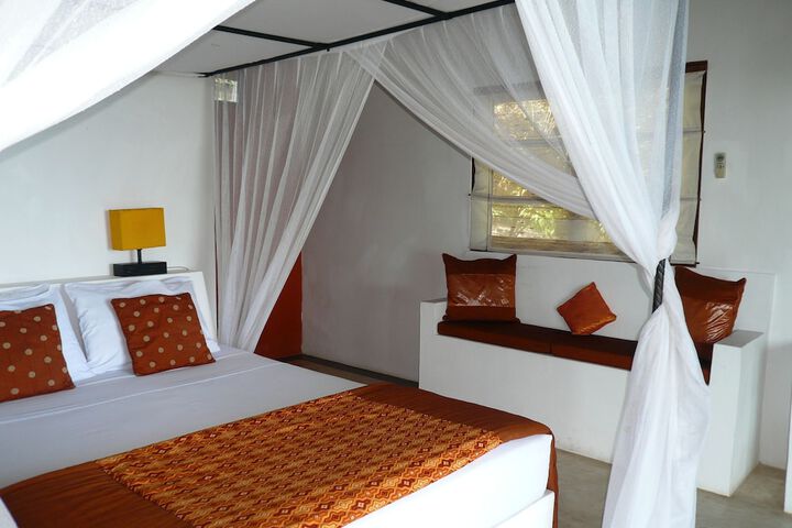 Room 5 of 117