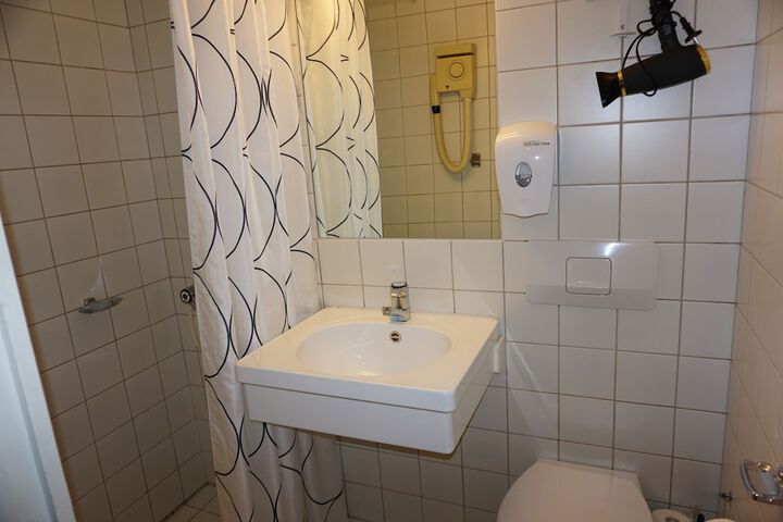 Room 15 of 23