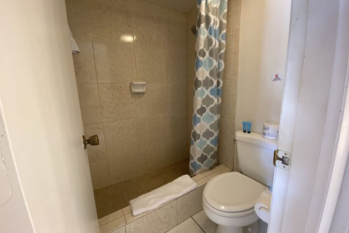 Room 14 of 25