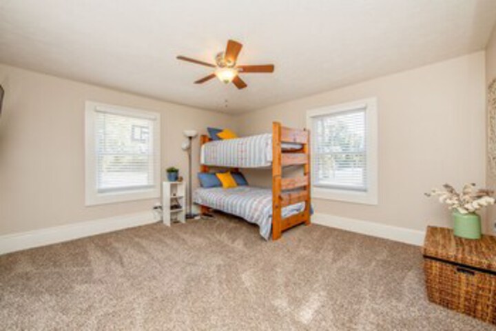 Room 34 of 40