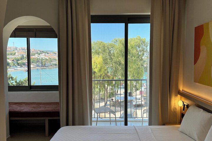 Room 3 of 48